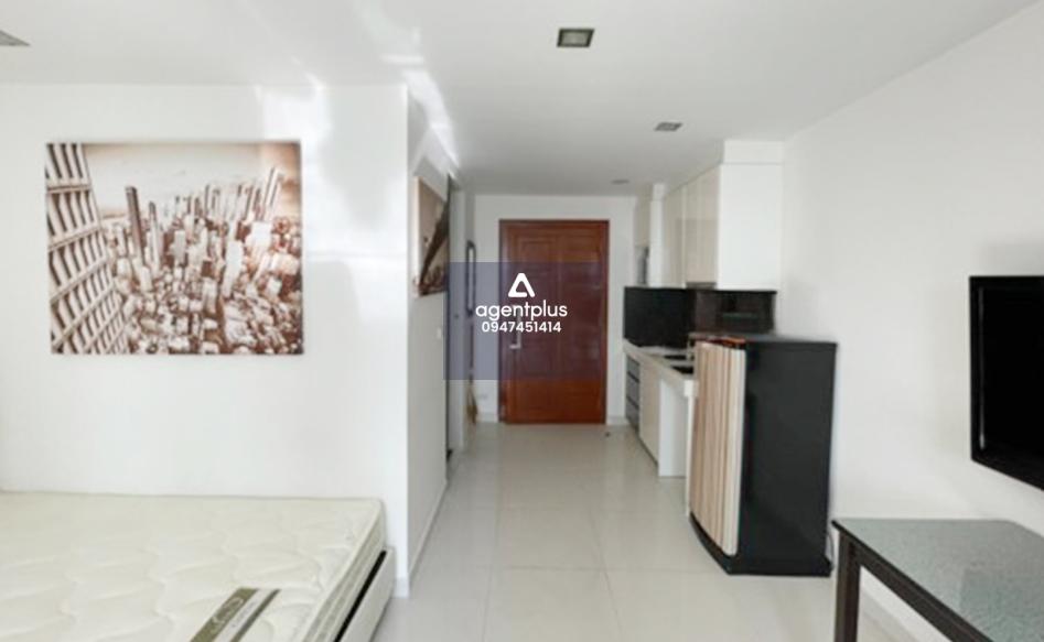 คอนโดมิเนียม คลับ รอยัล บางละมุง ทำเลดี บริเวณโดยรอบทรัพย์เป็นแหล่งท่องเที่ยวและแหล่งชุมชน การคมนาคมสะดวก สาธารณูปโภคพร้อม