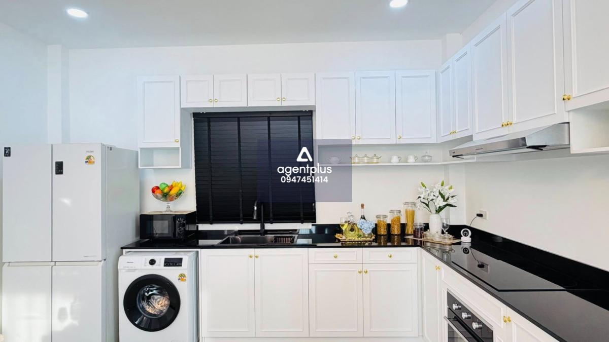 ขายบ้านพูลวิลล่าเดี่ยวซอยเนินสยาม หมู่บ้าน ตาตะวัน เฟอร์ครบหิ้วกระเป๋าเข้าอยู่ได้เลย