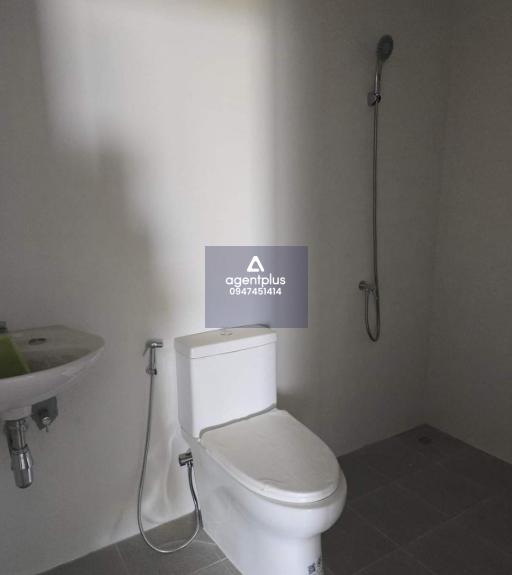 ให้เช่าโกดังใหม่ หนามแดงศรีนครินทร์ ทำเลทอง