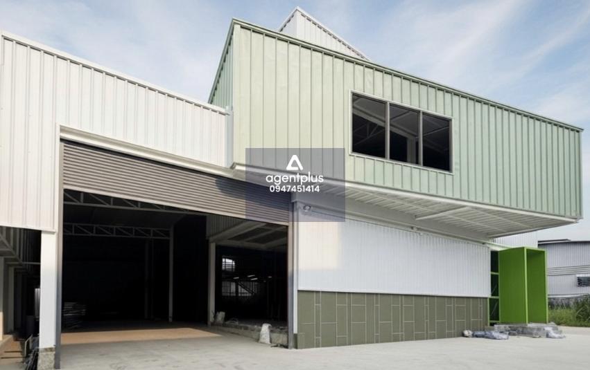 โกดังใหม่ให้เช่า รับน้ำหนักได้ 3 ตัน ทำเลร่มเกล้า 23 ลาดกระบัง