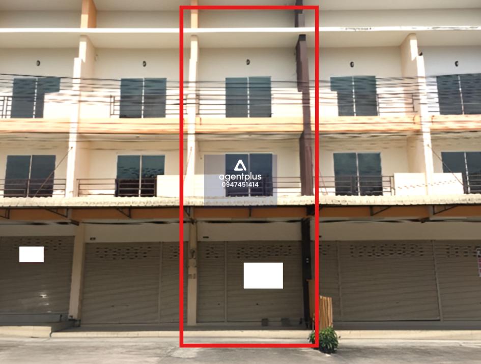 อาคารพาณิชย์ 3 ชั้น โครงการบูรพาแลนด์ ชลบุรี ทำเลดี บริเวณรอบทรัพย์เป็นแหล่งชุมชน เดินทางสะดวก ทรัพย์ตั้งอยู่บนถนนอัสสัมชัญ–ไร่กล้วย รายล้อมด้วยสิ่งอำนวยความสะดวกครบ เหมาะสำหรับอยู่อาศัยหรือประกอบธุรกิจ