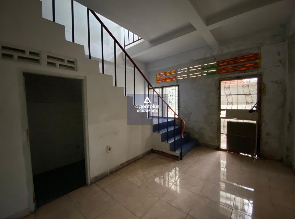 อาคารพาณิชย์ 2 ชั้น ทำเลดี ใกล้ถนนราษฎร์บำรุง ซอย 11 เดินทางสะดวก ใกล้สถานที่สำคัญ