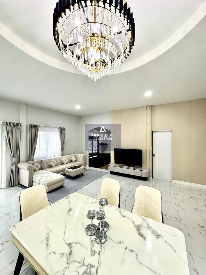 ขายบ้านเดี่ยวหลังมุมในหมู่บ้าน ย่านเขาน้อย-เนินพลับหวาน พัทยา 