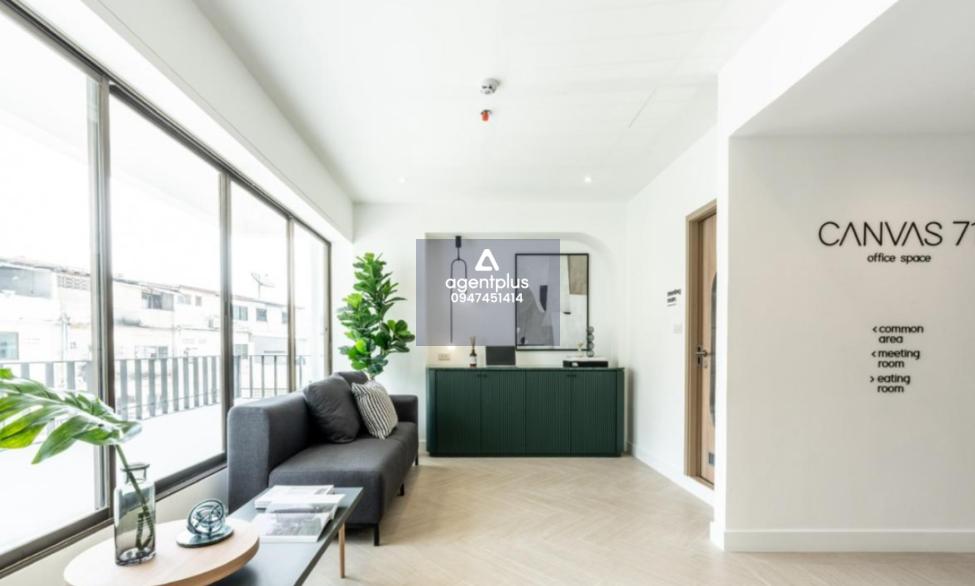 ออฟฟิศสำหรับคนรุ่นใหม่ เฟอร์ครบพร้อมเข้าอยู่ ใกล้BTSเอกมัย แม่บ้านทำความสะอาดห้อง มีที่จอดรถ