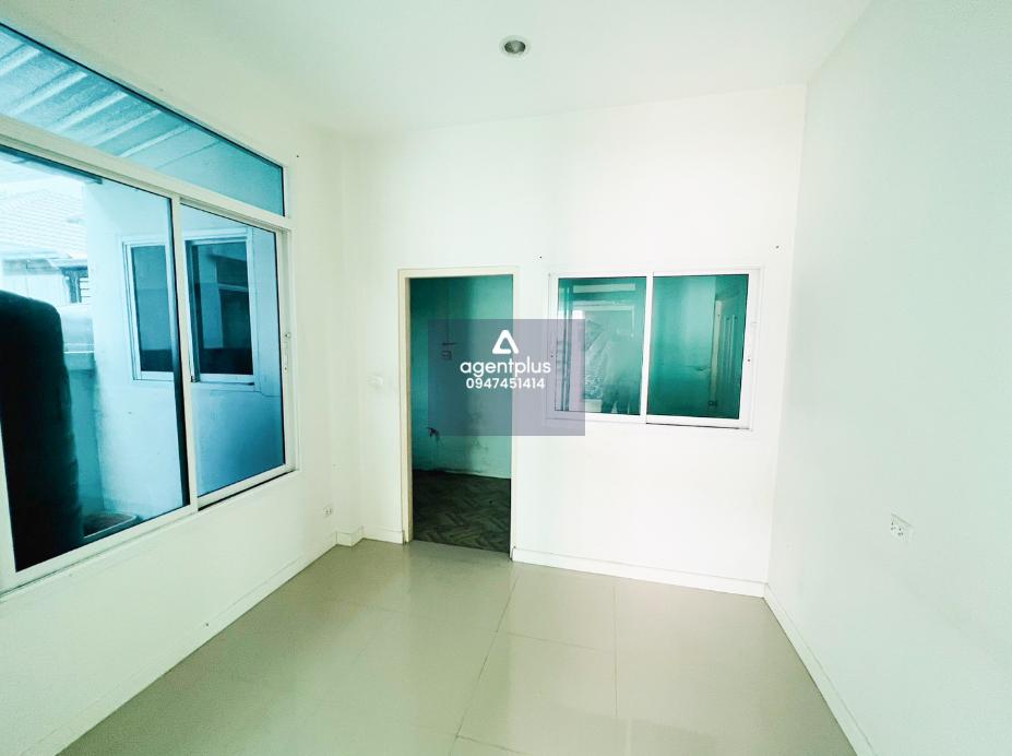 บ้านแฝดชั้นเดียว กรูฟวี่ พาร์ค บางละมุง ภายในกว้างขว้าง ทำเลดีใกล้ถนนทุ่งกราด และตั้งอยู่ใกล้สถานที่สำคัญ