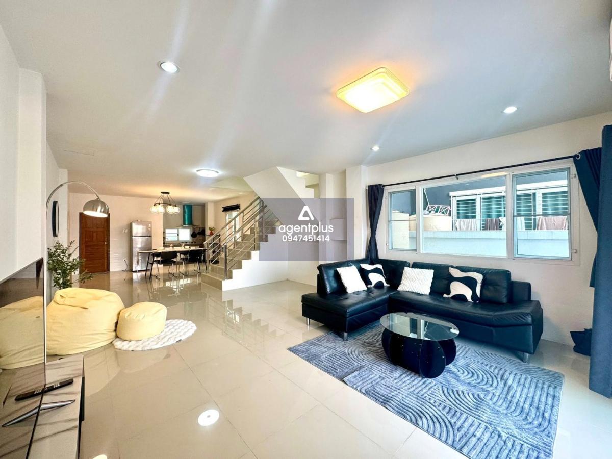 *ให้เช่าทาวน์โฮม 3 ชั้น ทำเลดี เขาน้อยใกล้เดอะชิลด์ บ้านตรงปกพร้อมเข้าอยู่ พัทยา