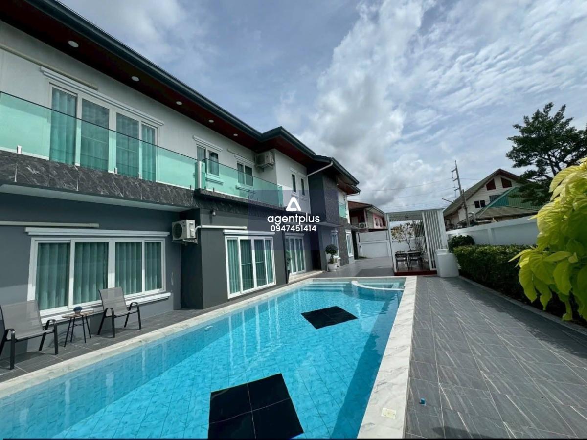 *บ้านพูลวิลล่าหรูให้เช่าพร้อมสระว่ายน้ำระบบเกลือส่วนตัว บ้านคริสติน่า วิลล่า พัทยา 