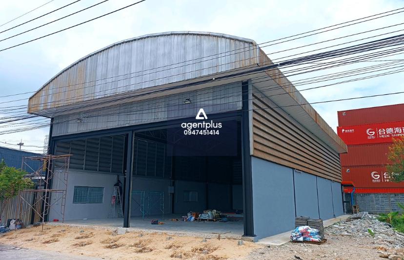 ให้เช่าโกดัง บางพลี ทำเลดี เดินทางสะดวก ถ.เทพารักษ์ ใกล้สนามบินสุวรรณภูมิ