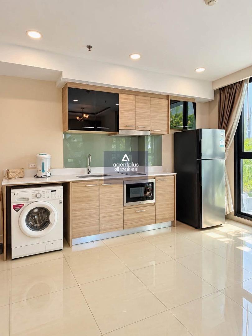 ขายคอนโด 1 ห้องนอน พัทยา วิวสระว่ายน้ำและวิวเมือง ห้องกว้าง พร้อมอยู่