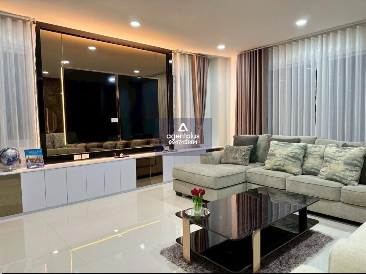 *บ้านพูลวิลล่าหรูให้เช่าพร้อมสระว่ายน้ำระบบเกลือส่วนตัว บ้านคริสติน่า วิลล่า พัทยา 