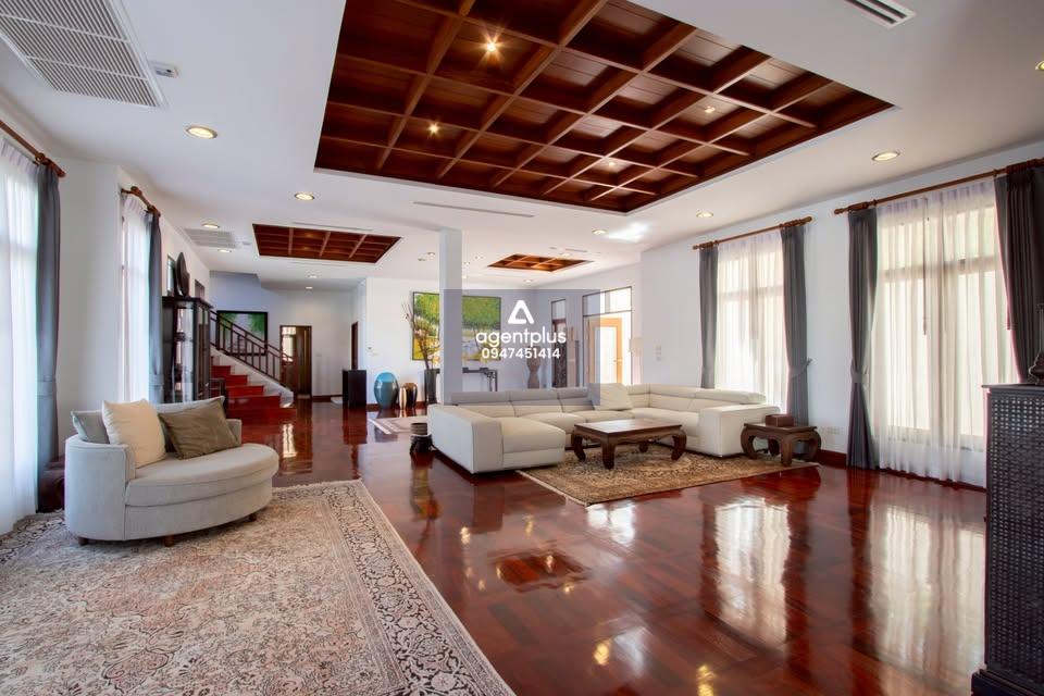 ขาย/เช่าบ้านพร้อมสระว่ายน้ำส่วนตัว มีท่าเทียบเรือส่วนตัว วิวทะเล มารีน่า จอมเทียน 