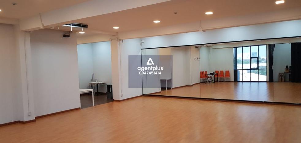 สำนักงานให้เช่าขนาด 155 ตร.ม. อยู่ที่ชั้น 3 อาคาร NaiLek Space ซอยวิภาวดีรังสิต 17