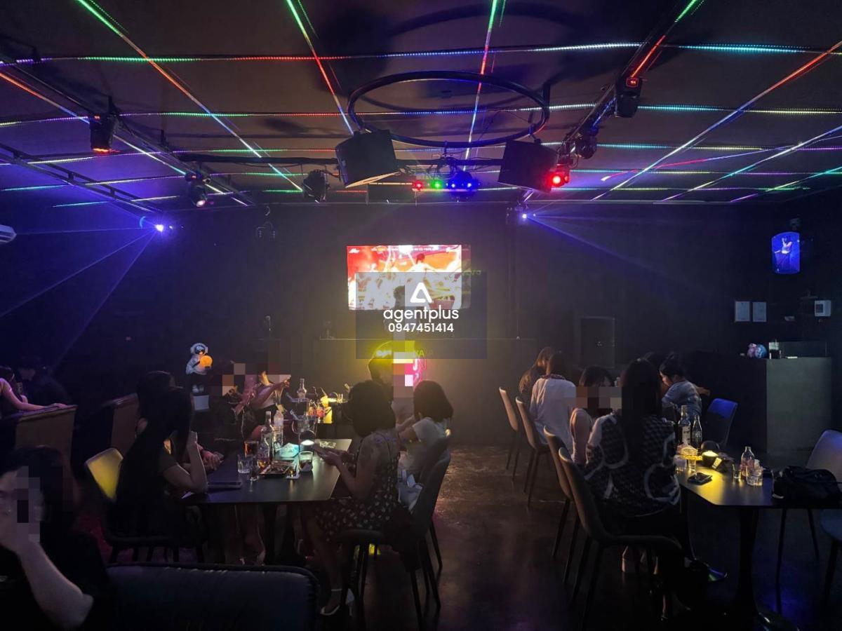  เซ้ง PUB & RESTAURANT – Walking Street พัทยา