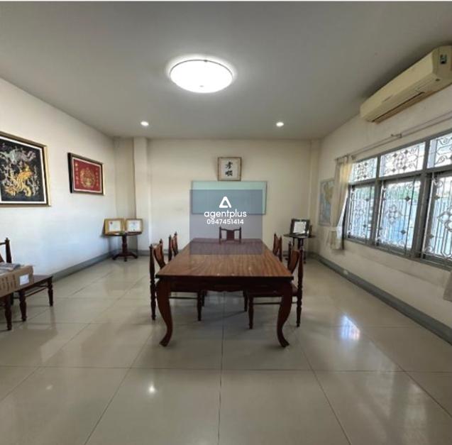 ขายโกดังพร้อมที่ดินติดกันผืนขนาดใหญ่ รองรับรถบรรทุกขนาดใหญ่และรถพ่วง อ.พิมาย นครราชสีมา