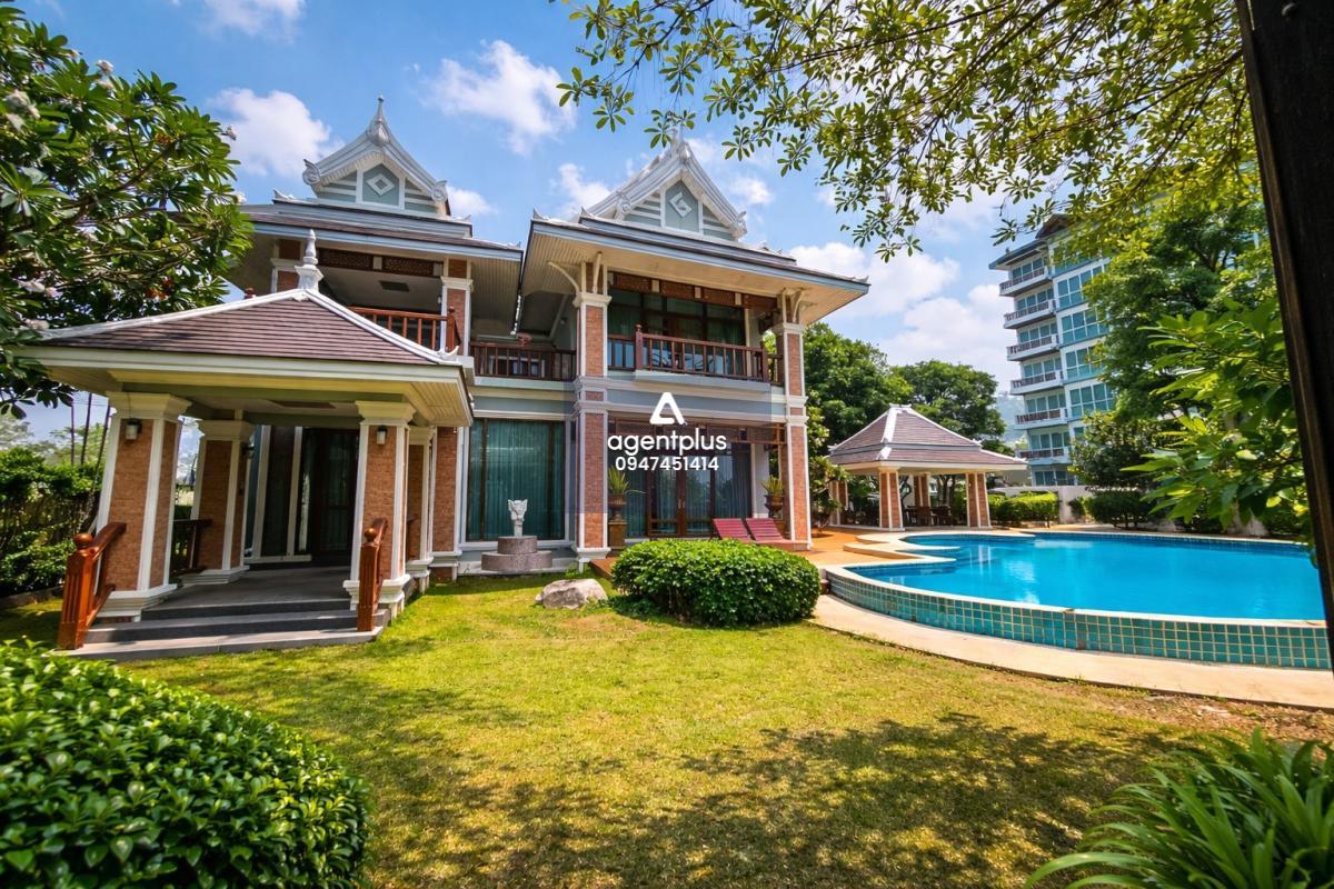 ขาย/เช่าบ้านพร้อมสระว่ายน้ำ ทำเลติดหาด บรรยากาศเงียบสงบ เป็นส่วนตัวสูง บางเสร่