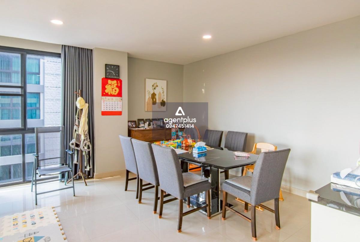 คอนโดหรู ห้องใหญ่ สไตล์รีสอร์ท ใกล้ทะเล 2 ห้องนอน 3 ห้องน้ำ