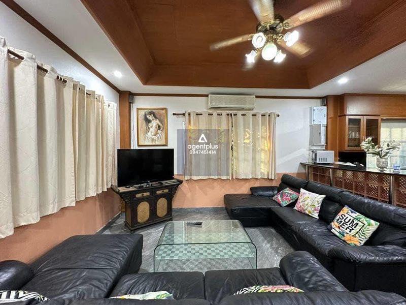 ขายขาดทุนบ้านพูลวิลล่าพร้อมผู้เช่า ห่างจากทะเล เพียง 1.5 กม. พัทยา