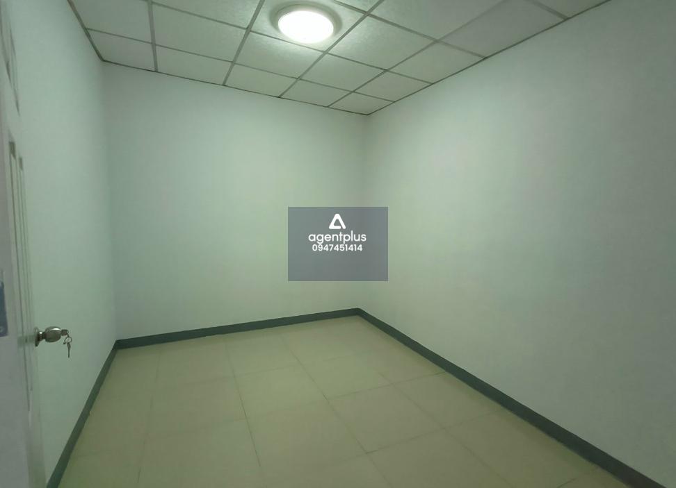 ขายทาวน์เฮ้าส์ 2 ชั้นพร้อมอยู่ หัวมุมปากซอย ริมถนน เคหะ-บ้านใหม่ ไทรน้อย เหมาะทำสำนักงาน ค้าขาย ร้านสะดวกซื้อ หรือทำห้องให้เช่าทำเลดี 3ห้องนอน 2น้ำ ต่อเติมหลังคาหน้าบ้าน ปรับปรุงใหม่ใหม่หมดทั้งหลัง