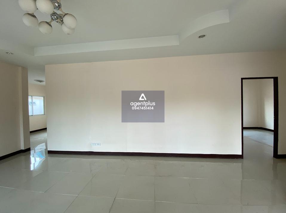 บ้านเดี่ยว โครงการบุญถาวร 4 เมืองระยอง ติดถนนสุขุมวิท 53 ห่างจากถนนสุขุมวิท (ทล.3) ประมาณ 1.30 กม. สาธารณูปโภคครบครัน ใกล้แหล่งชุมชน