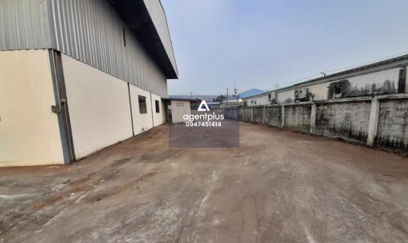 *ขายที่ดินพร้อมสิ่งปลูกสร้าง อาคารโรงงานชั้นเดียว  ห่างจากถนนหนองบอนแดง-หนองพยอม ประมาณ 40 เมตร