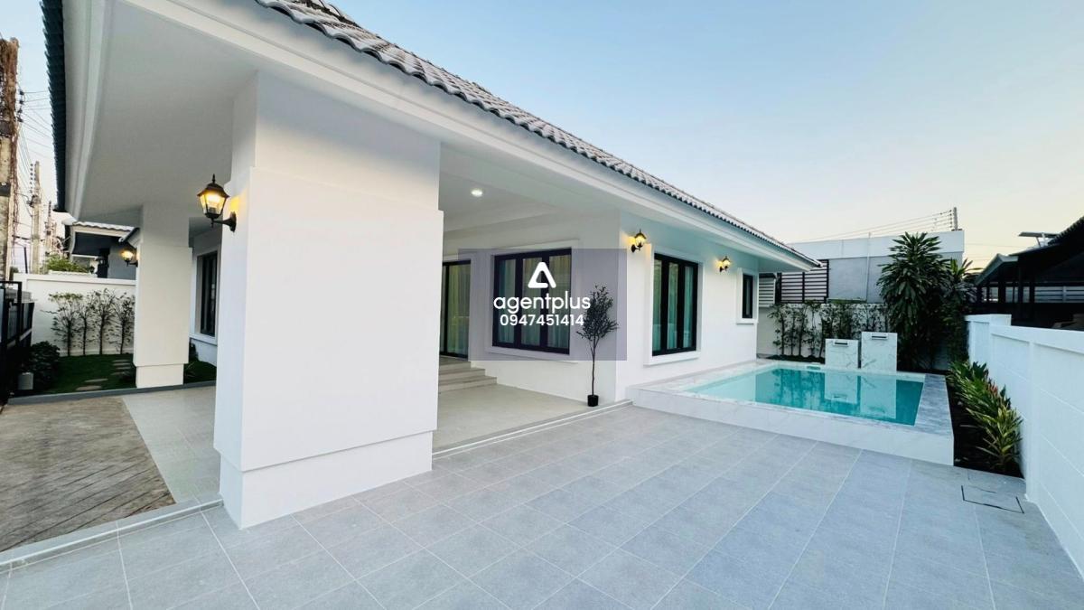 ขายบ้านพร้อมสระว่ายน้ำ ของแต่งบ้านครบพร้อมอยู่ หมู่บ้านพัทยา วิลเลจ ติดถนนเส้น 36 โรงเรียนนานาชาติรีเจนส์