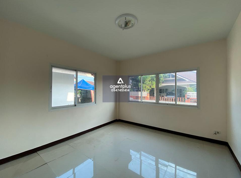 บ้านเดี่ยว โครงการบุญถาวร 4 เมืองระยอง ติดถนนสุขุมวิท 53 ห่างจากถนนสุขุมวิท (ทล.3) ประมาณ 1.30 กม. สาธารณูปโภคครบครัน ใกล้แหล่งชุมชน