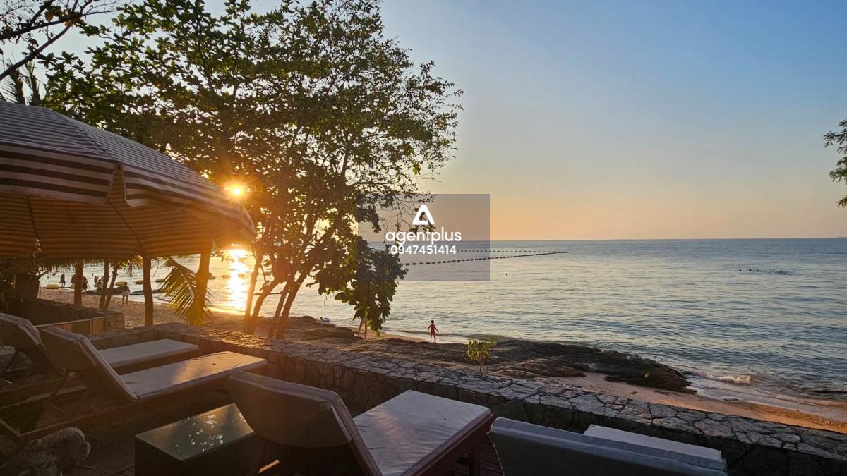 ให้เช่าบ้านติดทะเล 5 ห้องนอน หาดวงศ์อมาตย์ นาเกลือ พัทยา
