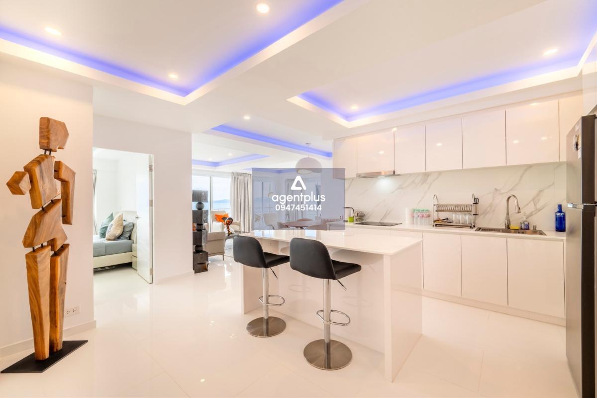 ขาย ยูนิตวิวทะเลสุดหรูที่ ซูการ์ บีช คอนโดมิเนียม