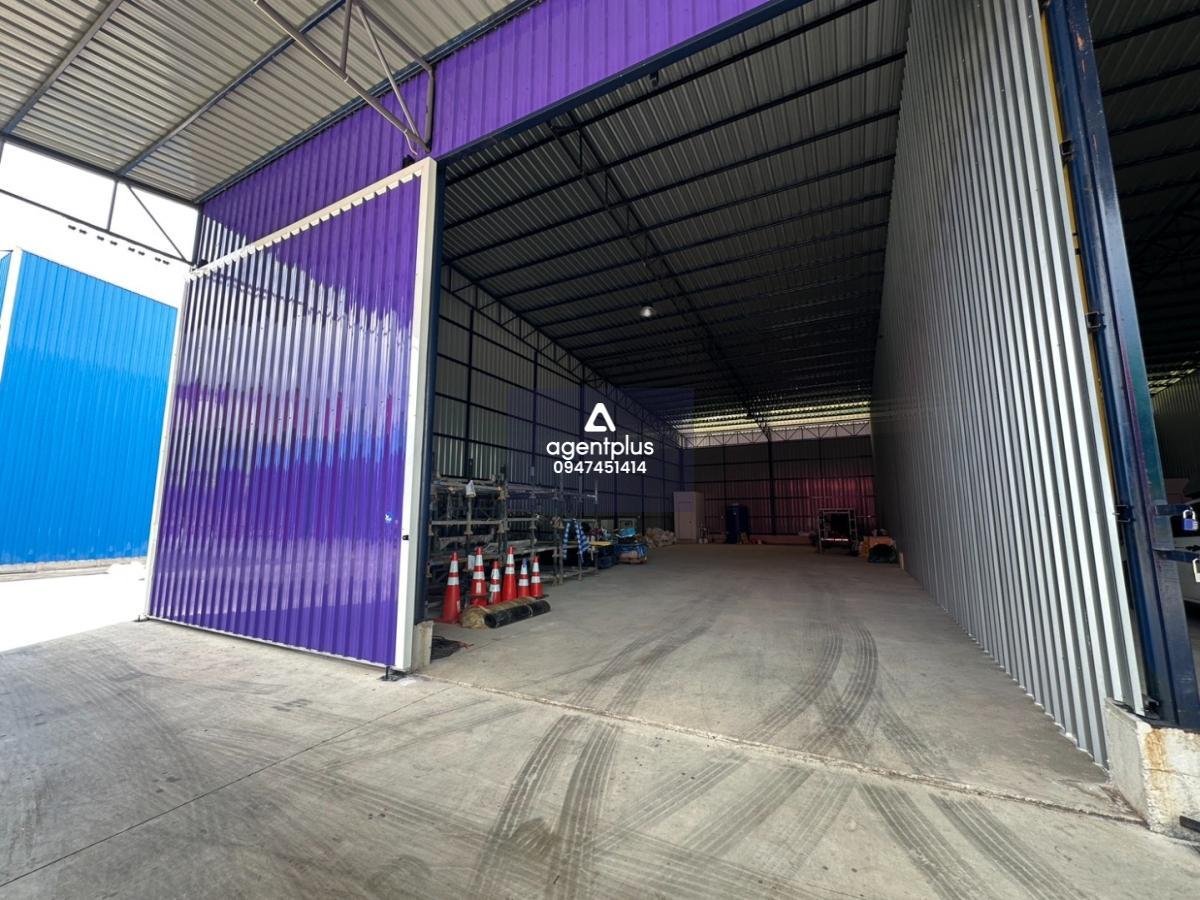 โกดังสร้างใหม่ เหลือว่าง 3 ห้อง พร้อมให้เช่า น้ำไม่ท่วมแน่นอน ฉะเชิงเทรา