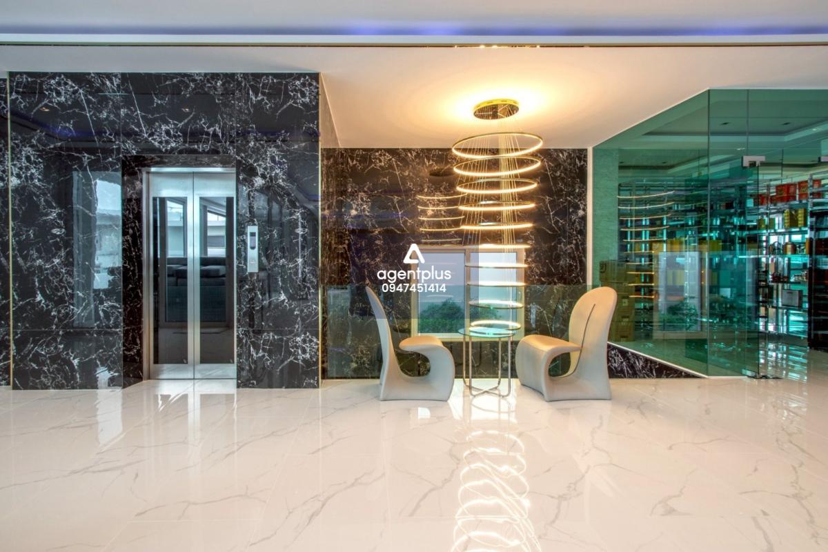 บ้านพูลวิลล่าสวยในโครงการ ทำเลทอง Siam Royal View Pattaya 