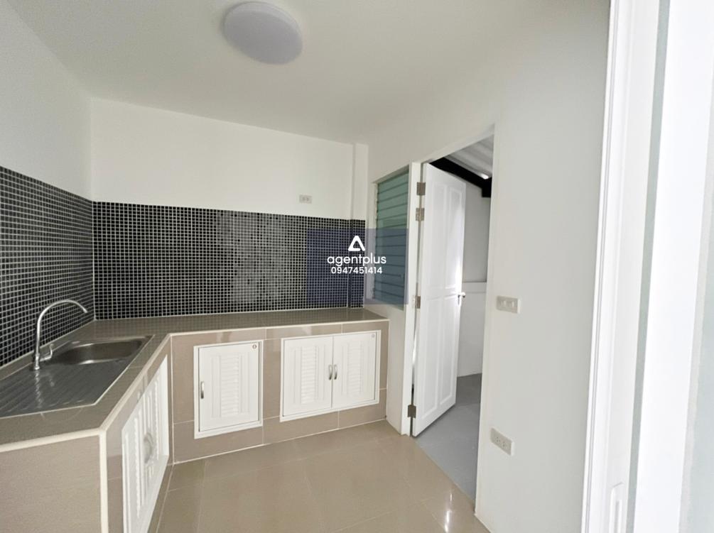 ทาวน์เฮ้าส์ 2 ชั้น การคมนาคมสะดวก สาธารณูปโภคครบครัน สภาพแวดล้อมโดยรอบเป็นแหล่งพักอาศัย โครงการแสนสุขทาวน์