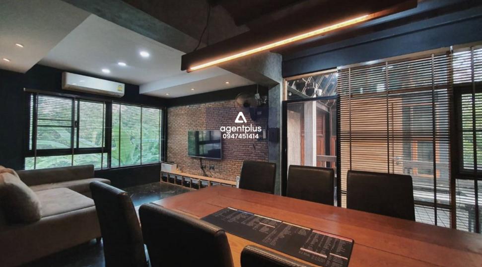 *โฮมออฟฟิศ สตรีวิทยา 2 สไตล์โมเดิร์นทรอปิคอล 3.5 ชั้น 67 ตร.วา โครงสร้างคอนกรีต เหล็ก กระจกและไม้จริง เข้าออกได้หลายทาง อาทิ เลียบด่วนรามอินทรา เกษตร-นวมิทร์ โชคชัย 4 ลาดพร้าว 71