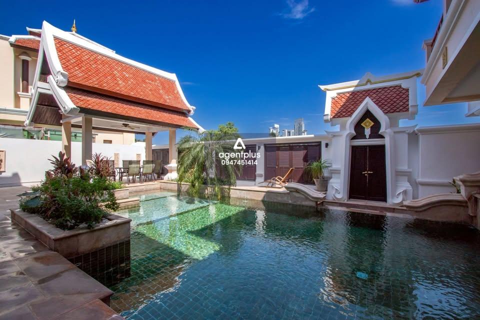 ขาย/เช่าบ้านพร้อมสระว่ายน้ำส่วนตัว มีท่าเทียบเรือส่วนตัว วิวทะเล มารีน่า จอมเทียน 