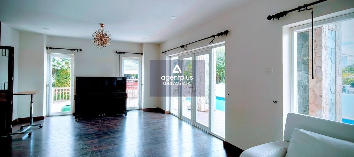 *ปล่อยเช่าบ้านหรูพลูวิลล่า เฟอร์นิเจอร์ใหม่ทั้งหมด ติดถนนสุขุมวิท The Emporium Village 