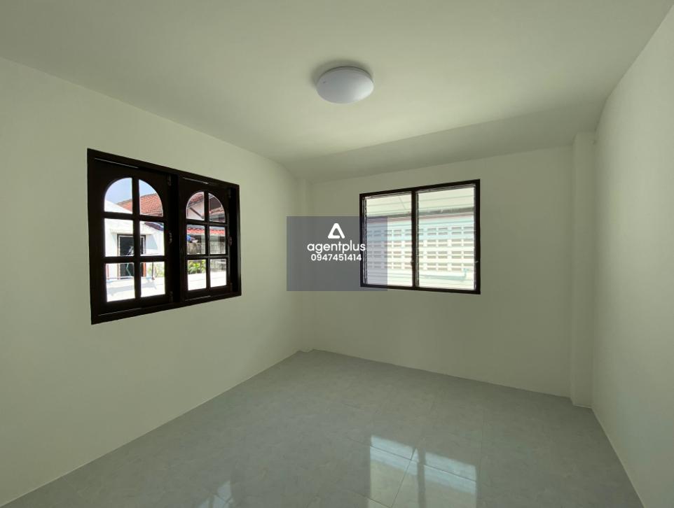 โครงการหรรษา บ้านเดี่ยวชั้นเดียว ปรับปรุงใหม่ ห่างจากสี่แยกบ้านแลง ประมาณ 1.9 กม. ทำเลดีใกล้ถนนทล.36