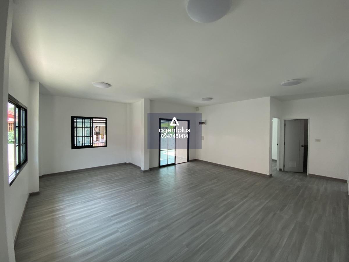 บ้านเดี่ยว หมู่บ้านประชาสุข 3 แปดริ้ว ปรับปรุงใหม่ อยู่ในหมู่บ้านประชาสุข ใกล้ถนนฉะเชิงเทรา-พนัสนิคม (ทล.315) ใกล้ตัวเมืองแปดริ้ว บรรยากาศร่มรื่น คมนาคมสะดวก สาธารณูปโภคครบ