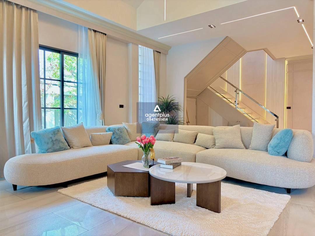 ขายคฤหาสน์หรู ซอยสยามคันทรีคลับ ใกล้มอเตอร์เวย์พัทยา 