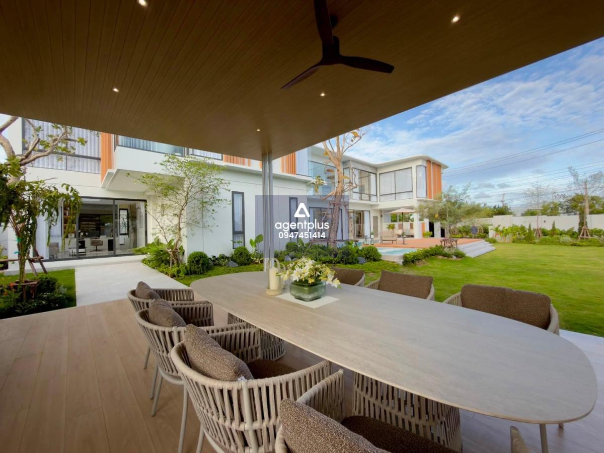 ขายพูลวิลล่าหรู 5 ห้องนอน มาบประชัน พัทยา พร้อมลิฟต์ส่วนตัว Rooftop & Jacuzzi