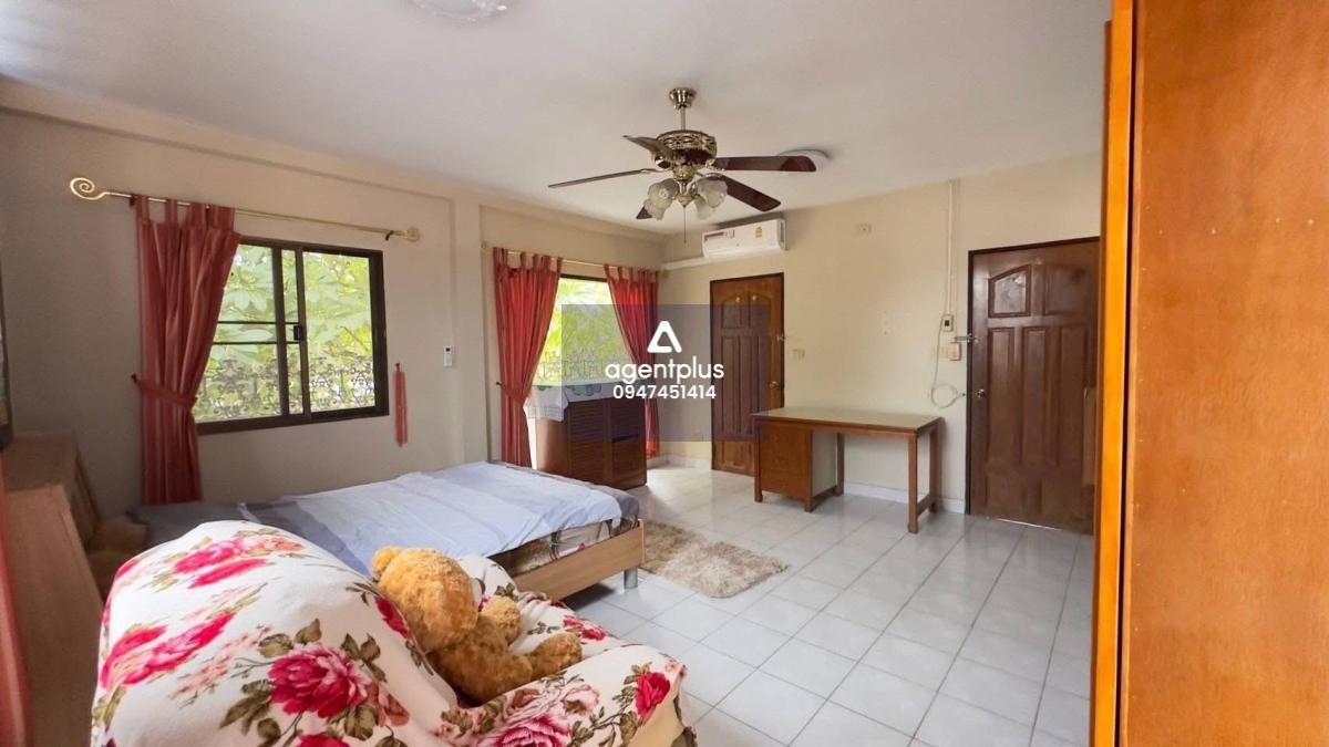 *ขายบ้านพร้อมสระว่ายน้ำส่วนตัว (ไม่รวมเฟอร์นิเจอร์) ใกล้โรงเรียนธารา เพียง 5 นาที พัทยา