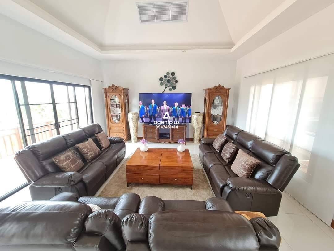 ขายพูลวิลล่าติดทะเลบางเสร่ เดินลงหาดได้เลย