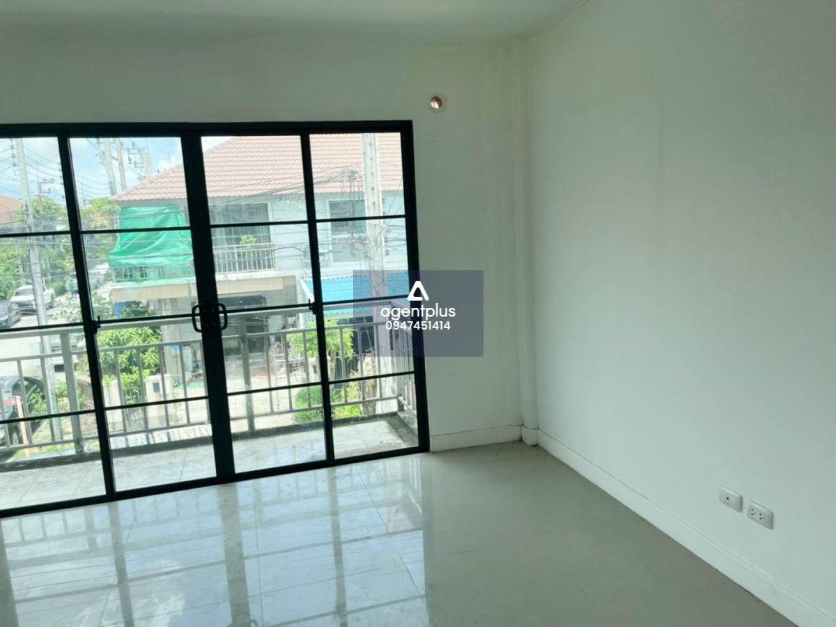 ทาวน์เฮ้าส์ โครงการเอโทล บาหลี บีช ฉะเชิงเทรา ทาวน์เฮ้าส์ 2 ชั้น ทำเลดีอยู่ติดเขตลาดกระบัง กรุงเทพฯ การคมนาคมสะดวก สาธารณูปโภคครบ