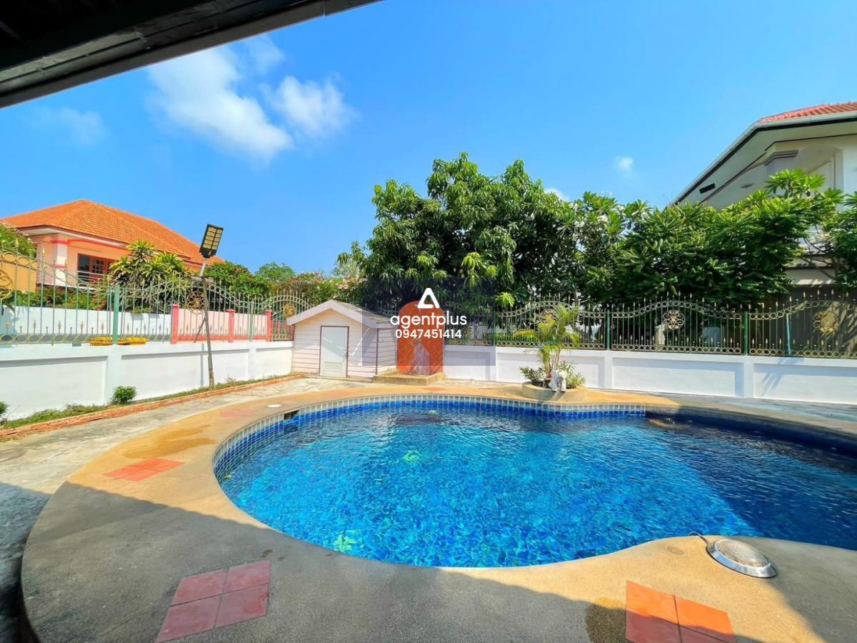 ขาย / ให้เช่า บ้านพูลวิลล่า 4ห้องนอน พัทยาใต้ ทำเลสุขุมวิท