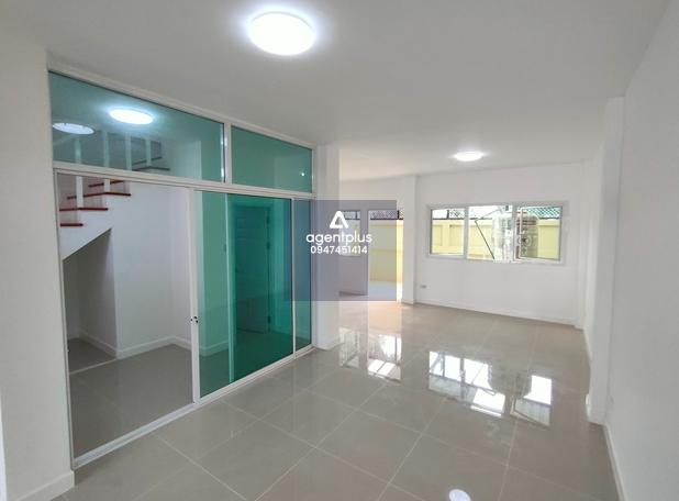 ขายทาวน์เฮ้าส์ 3 ชั้น ซี.พี.พาร์คเลนบึงกุ่ม ปรับปรุงใหม่ ติดถนนนวลจันทร์ 12 เดินทางสะดวกเชื่อมต่อถนนต่างๆ ได้หลายสาย