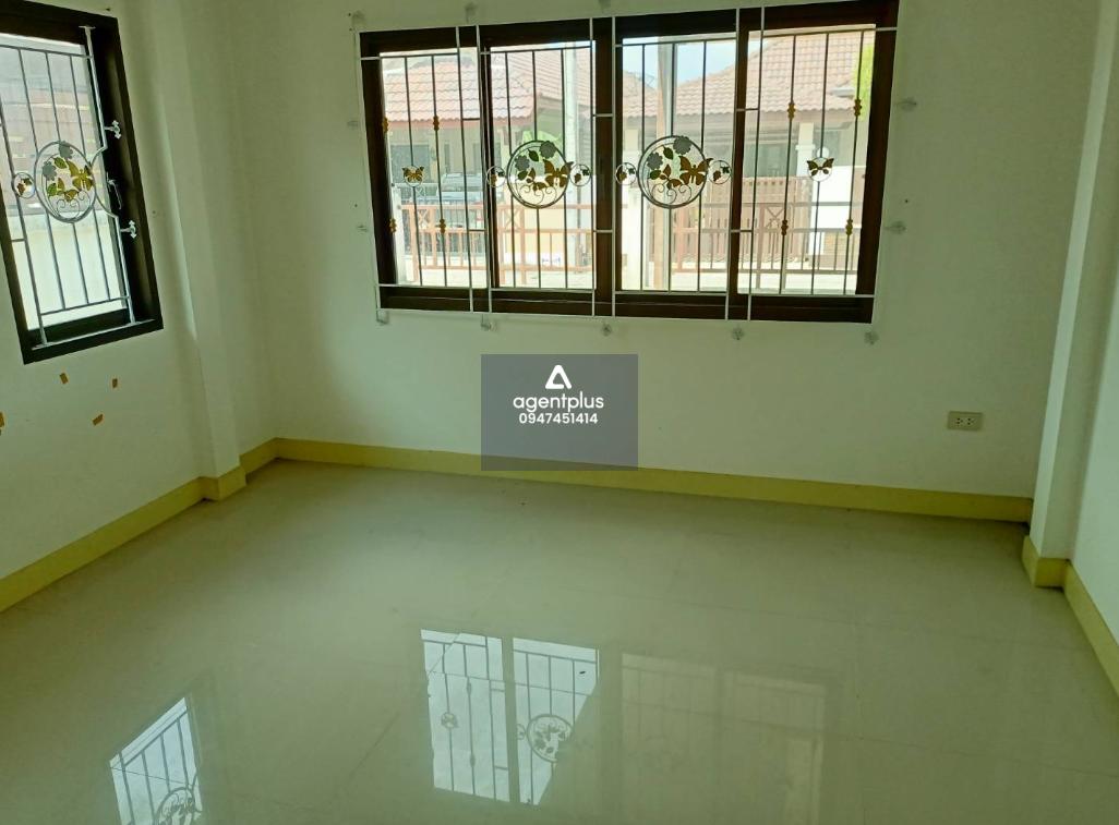 ศศิธร 26 ระยอง บ้านเดี่ยวชั้นเดียว (หลังมุม) ทำเลดี ติดถนน ตั้งอยู่ในแหล่งชุมชน