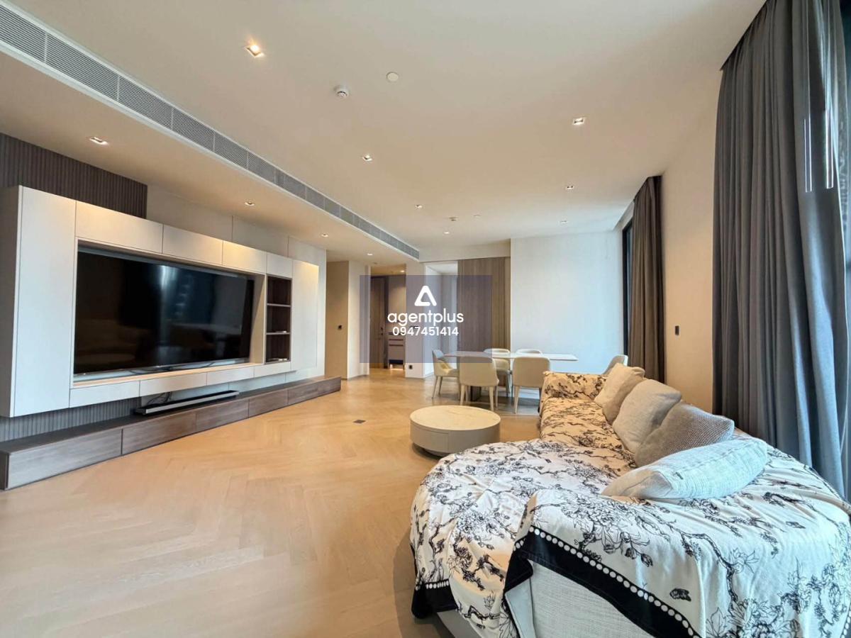 ขายคอนโด Penthouse 4 ห้องนอน สาทร  ชั้นสูง ห้องกว้าง เฟอร์ครบ ใจกลาง CBD มีผู้เช่าอยู่