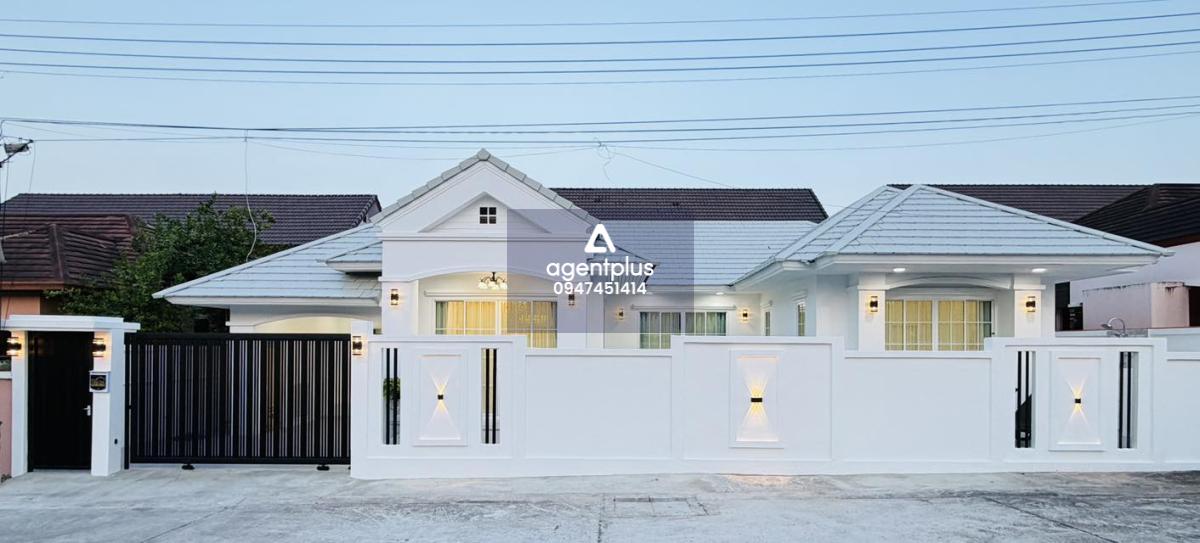 ขายบ้านพูลวิลล่าเดี่ยวซอยเนินสยาม หมู่บ้าน ตาตะวัน เฟอร์ครบหิ้วกระเป๋าเข้าอยู่ได้เลย