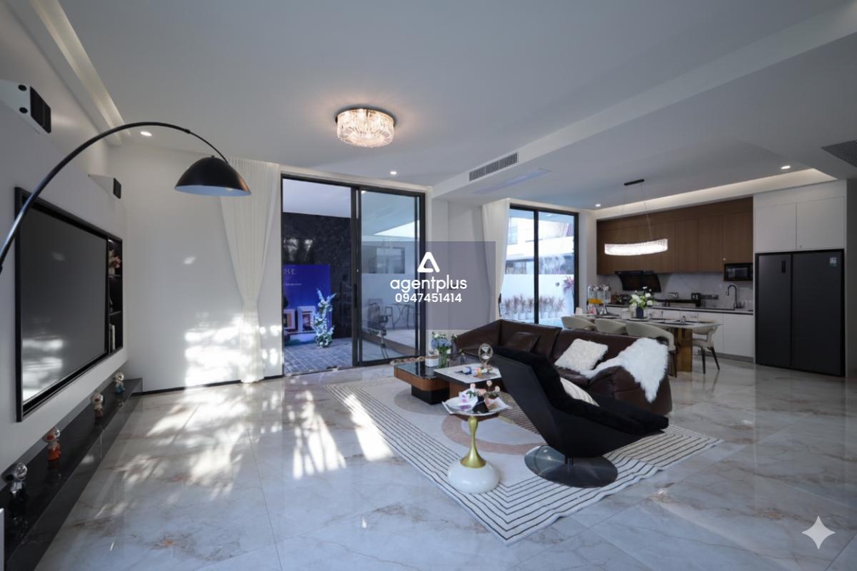 บ้านพูลวิลล่าสร้างใหม่ห่างชายหาดจอมเทียนเพียง 200 เมตร Gold coast pool villa พัทยา