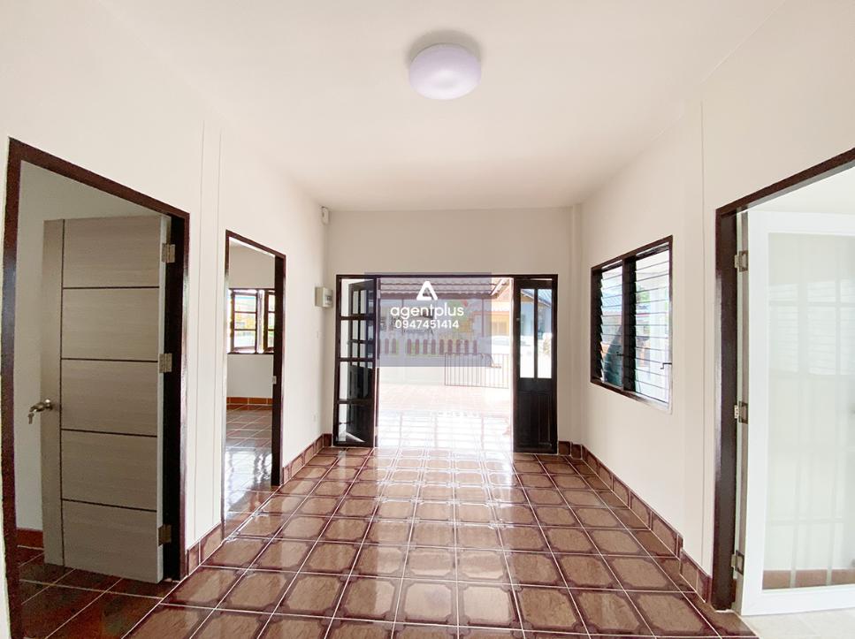 โครงการทรัพย์เจริญ บ้านเดี่ยวชั้นเดียว การคมนาคมสะดวก สามารถเข้าออกได้หลายเส้นทาง สาธารณูปโภคครบครัน ใกล้แหล่งชุมชน