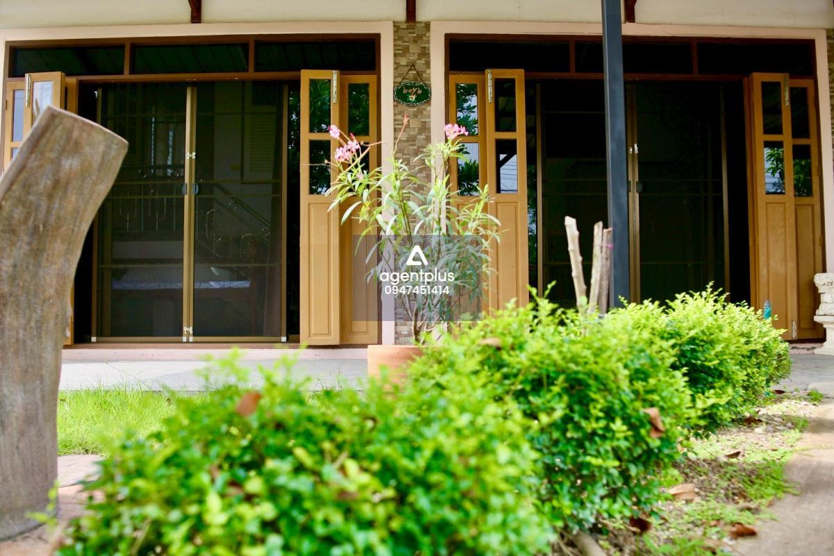 บ้านเดี่ยวชั้นครึ่ง ทำเลดี มีการต่อเติมและปรับปรุงใหม่บางส่วน พร้อมอยู่ ห่างชายหาด 10 นาที ระยอง