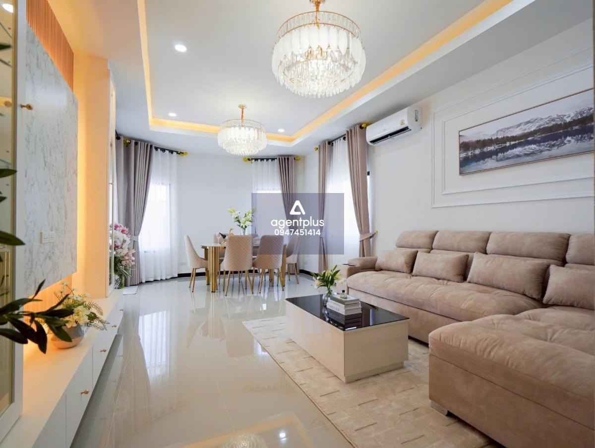 ขายทาวน์เฮาส์ 3 ห้องนอน หนองไม้แก่น พัทยา รีโนเวทใหม่ พร้อมเข้าอยู่